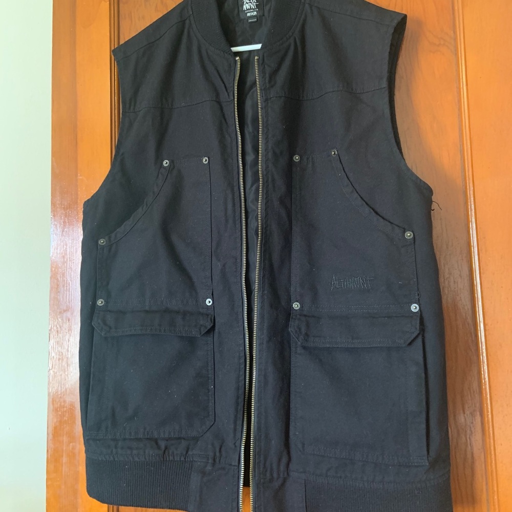 Altamont Zip up vest